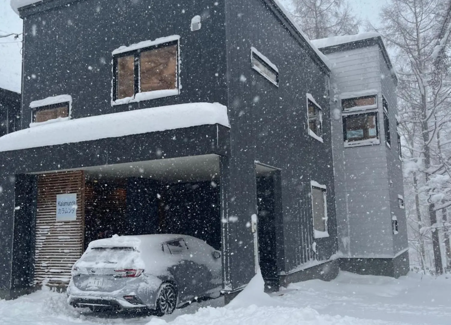 Kalamunda House Rusutsu ile iletişim